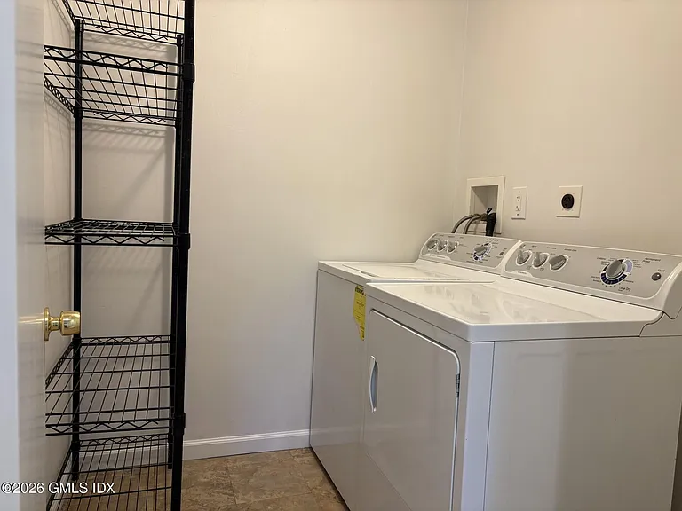 20 Hawthorne St S #2 — Photo 9