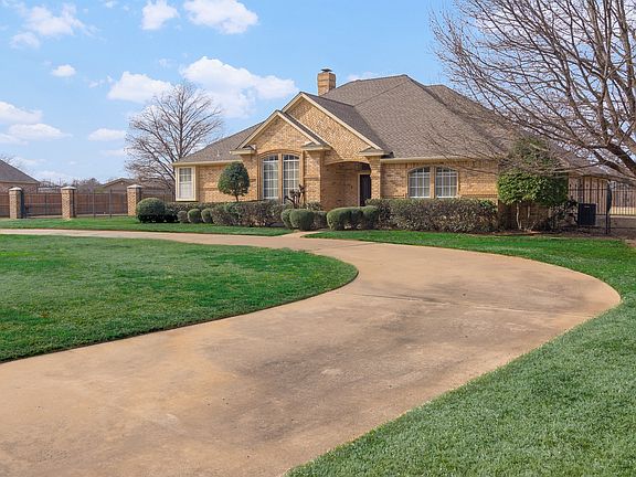 2nd image of 6504 Emerald Dr