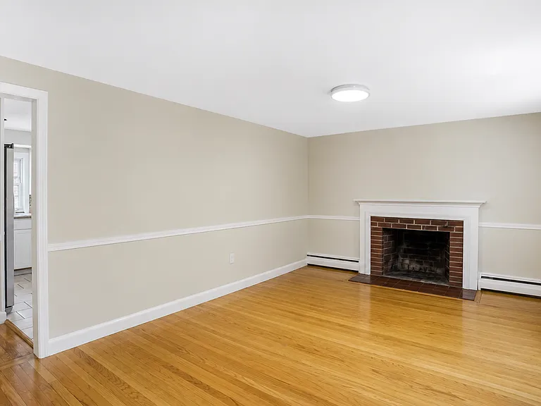 54 E Boscobel St — Photo 9