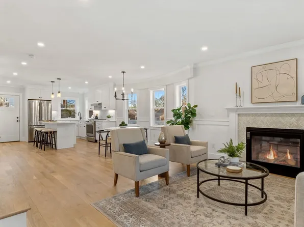 216 Washington St #216, Westwood, MA 02090