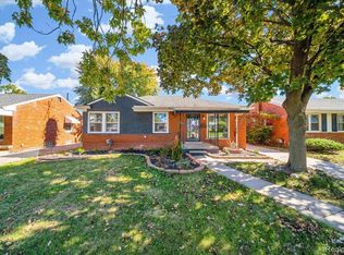 28910 Groveland St, Roseville, MI 48066