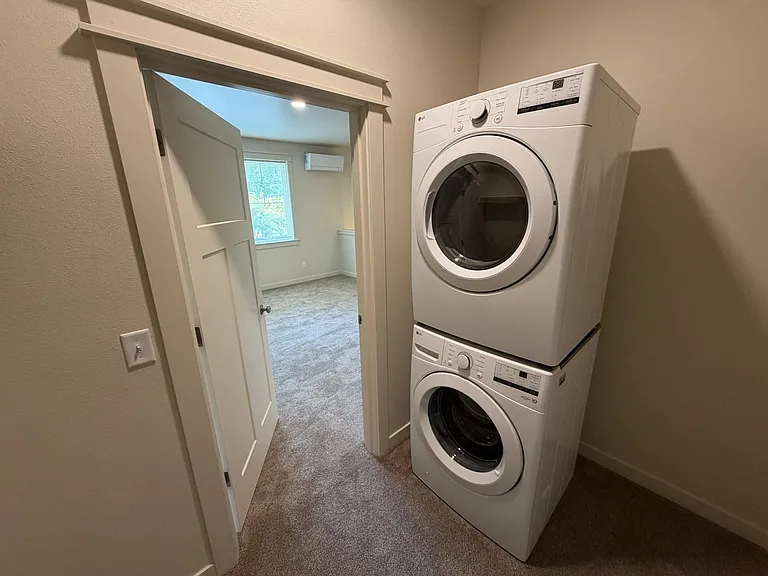 Lincoln St. Apartments — Photo 33