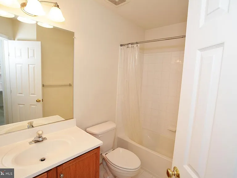 2303 Huntington Station Ct — Photo 19