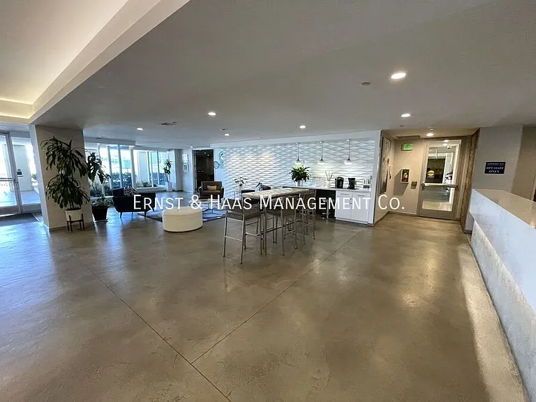 525 E Seaside Way #1806 — Photo 3