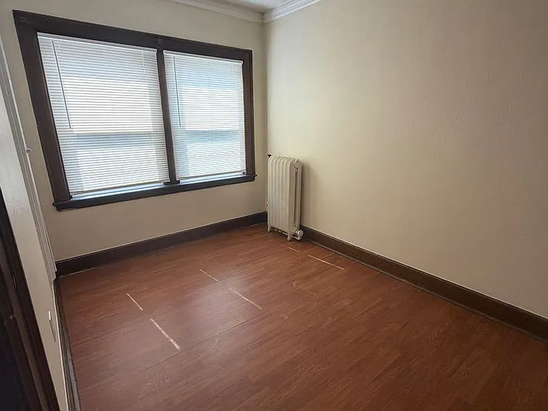 Whitestone Manor Apartments — Photo 5