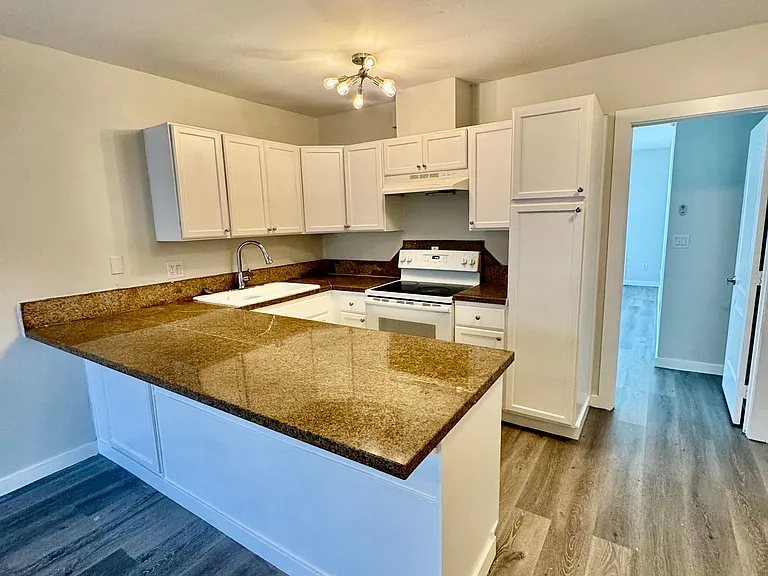 7524 Sepulveda Blvd — Photo 1
