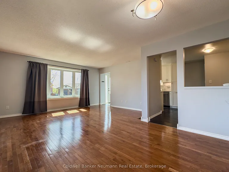 37 Dunhill Cres #UPPER — Photo 10