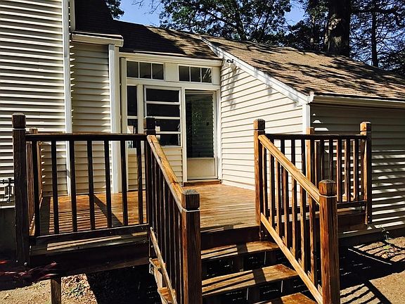 4th image of 105 Shawsheen St