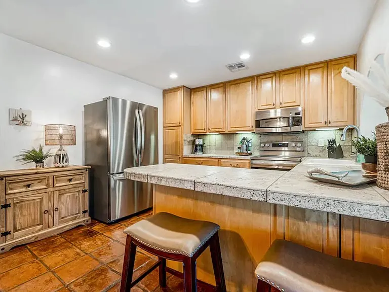 2429 E Dahlia Dr — Photo 6