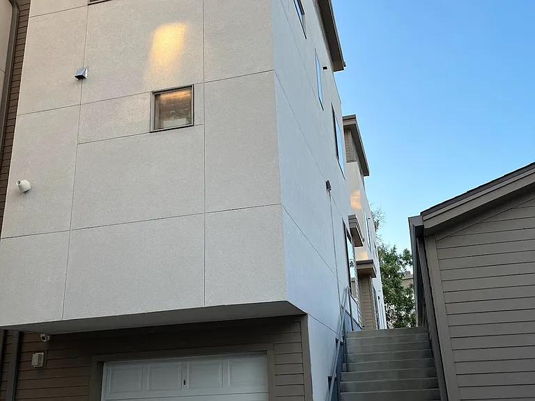 2114 N Decatur St — Photo 4