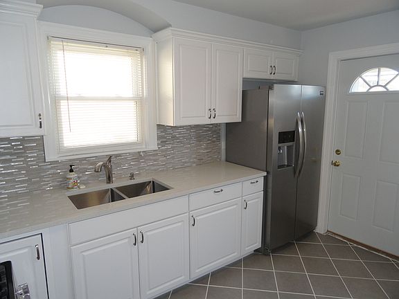 5th image of 6118 W Lawrence Ave