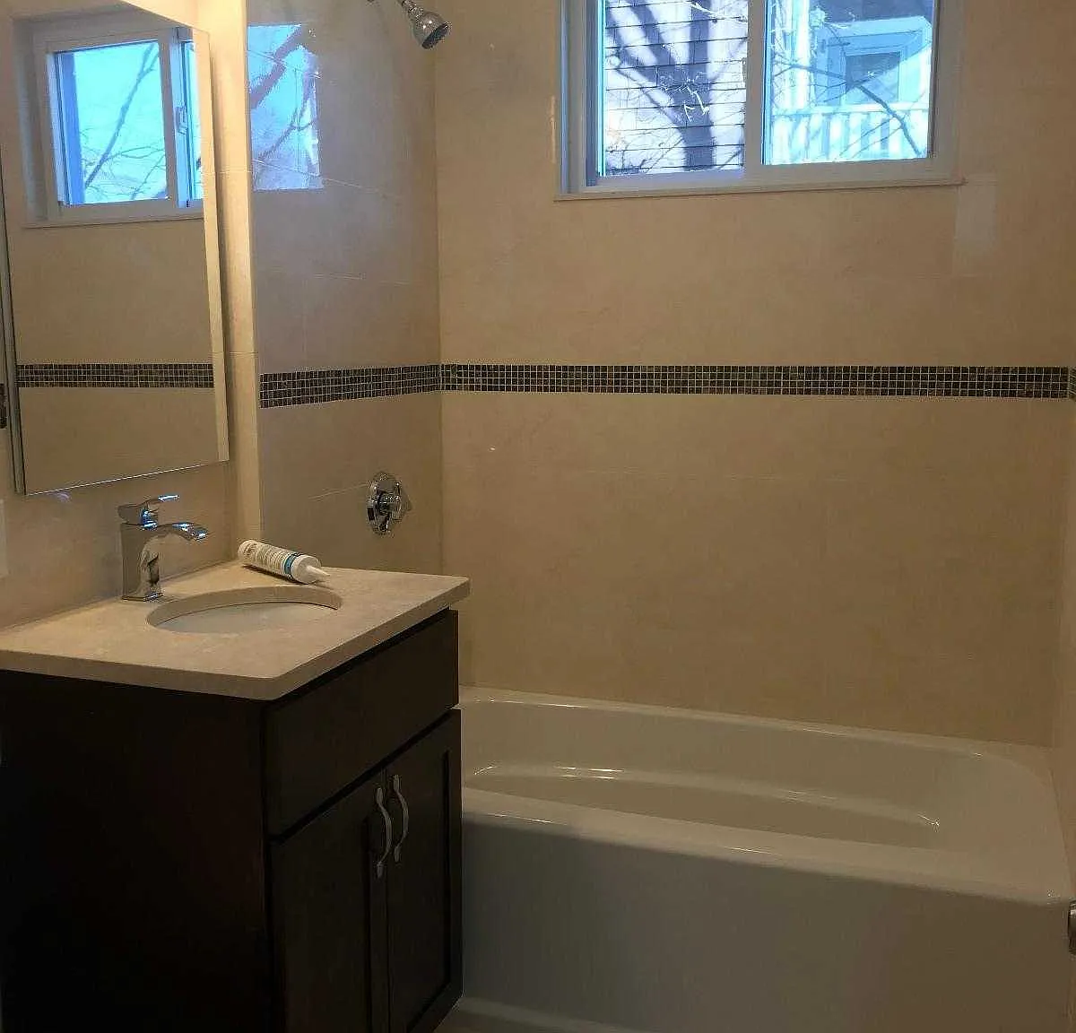 4 bed, $4,200 — Photo 1