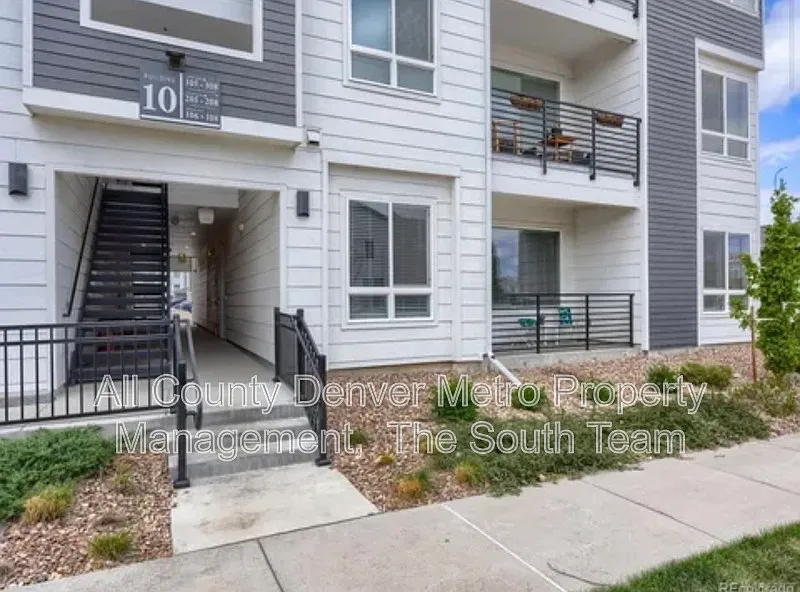 6153 N Ceylon St #10108