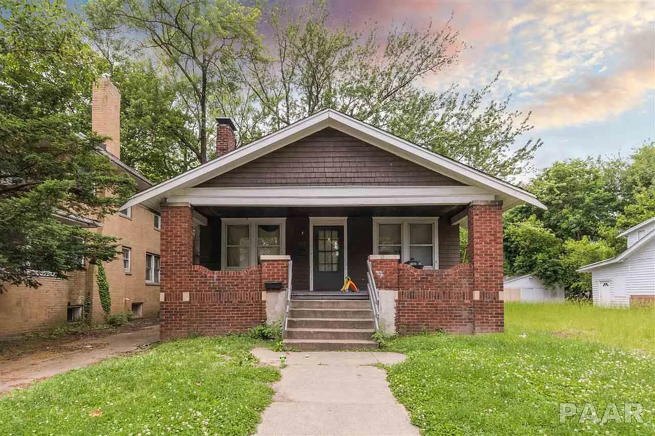 1207 N Frink St photo 1