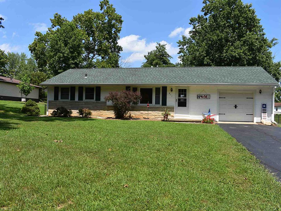 1st image of 211 E Dewey Dr