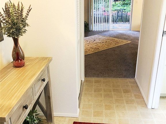 4th image of 3137 Rustlewood Ln SE