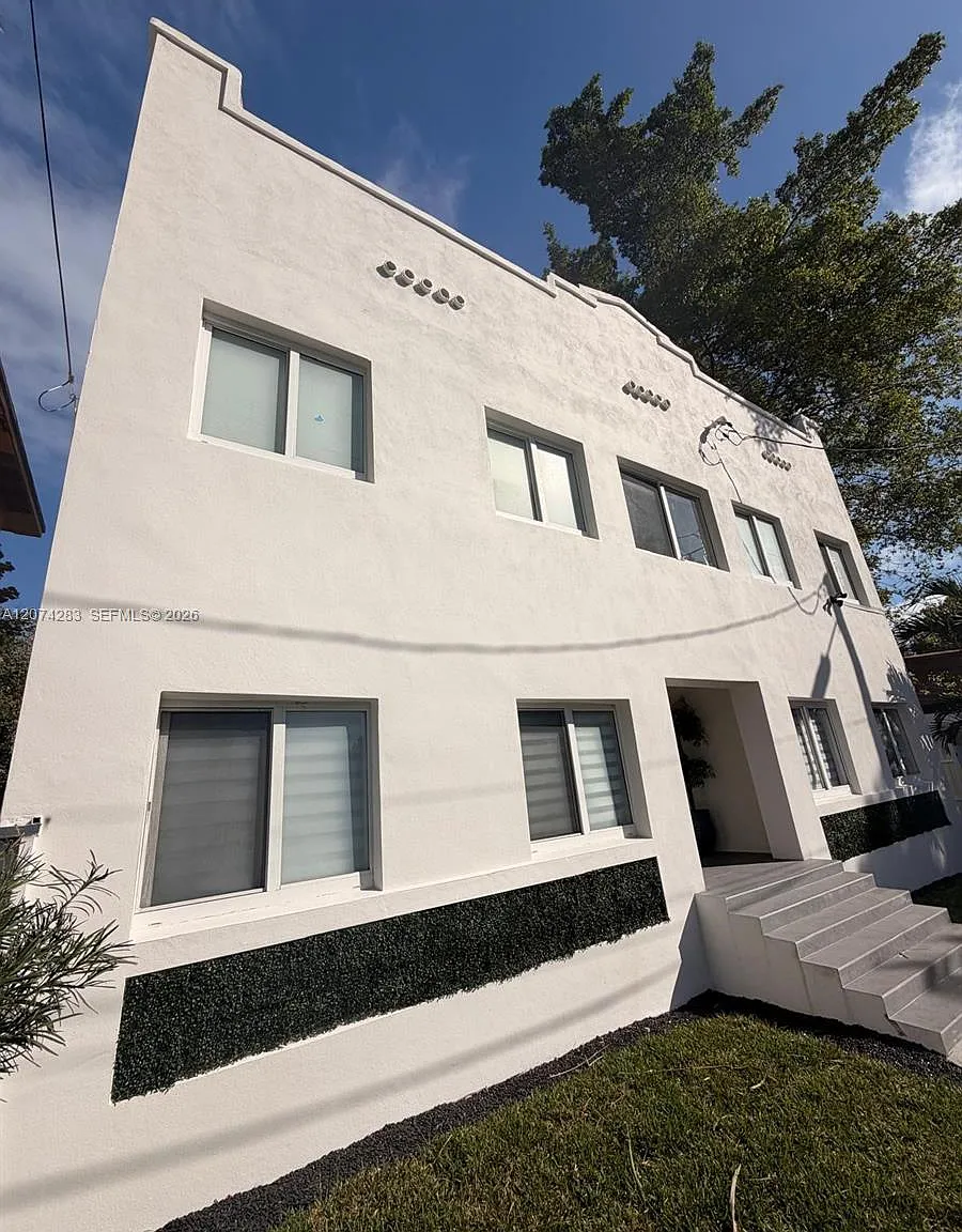 Lawrence Estate East Addn — Photo 2