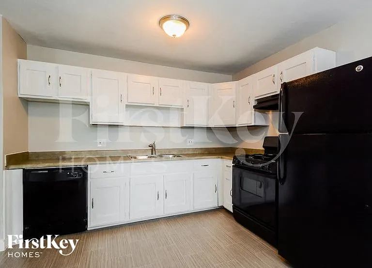 1555 Florida Dr — Photo 6
