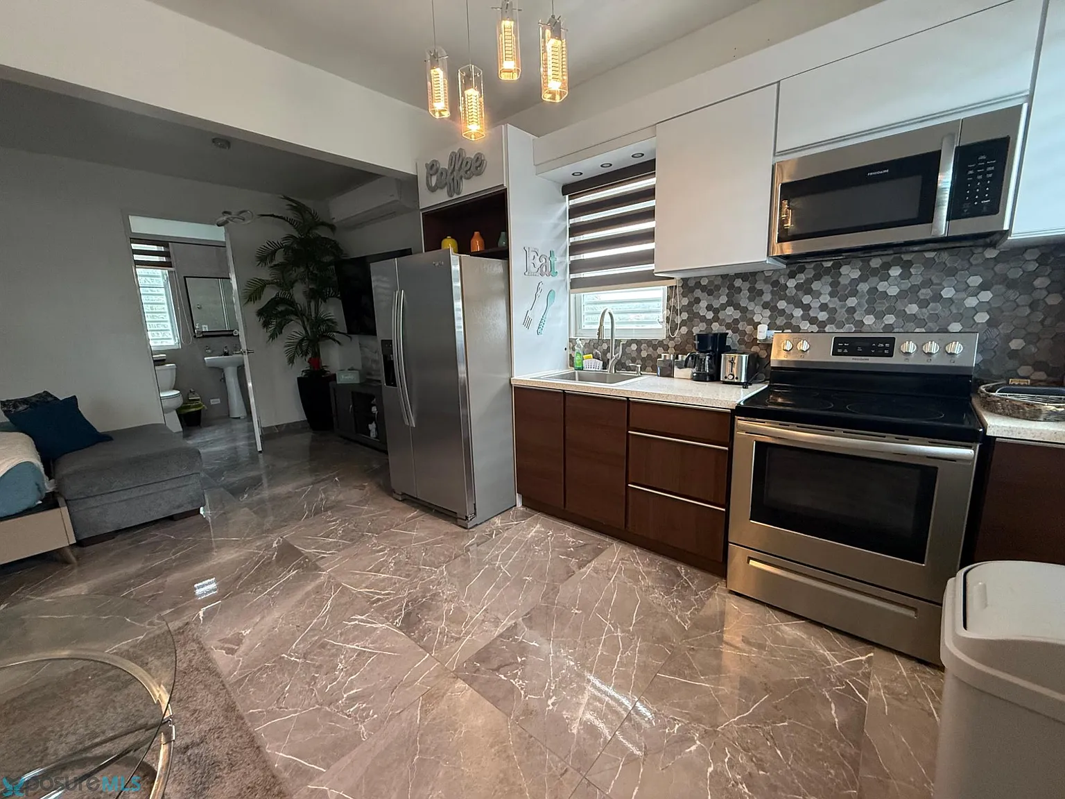 1 bed, 1.0 bath, 750 sqft, $1,400 — Photo 2