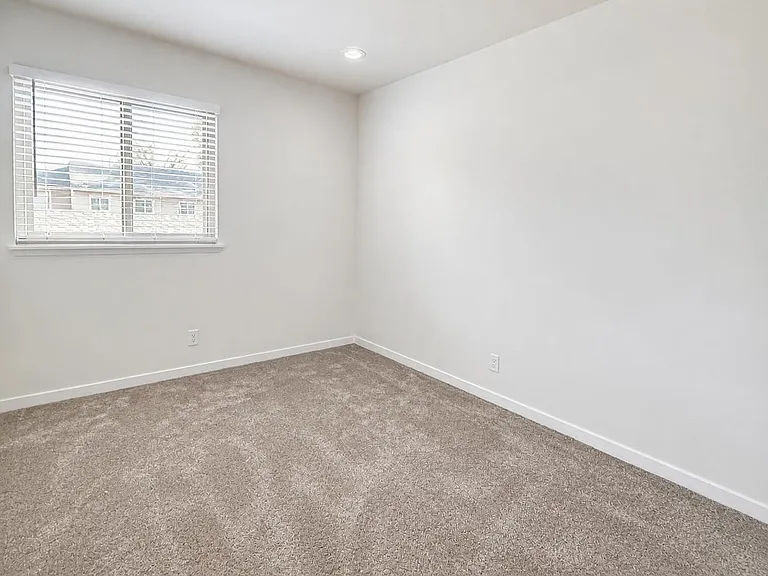 3853 Bixby Dr — Photo 11
