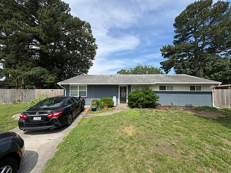 617 De Laura Cir — Photo 2
