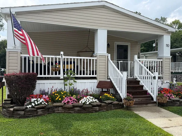 110 Hidden Valley Dr, Finleyville, PA 15332