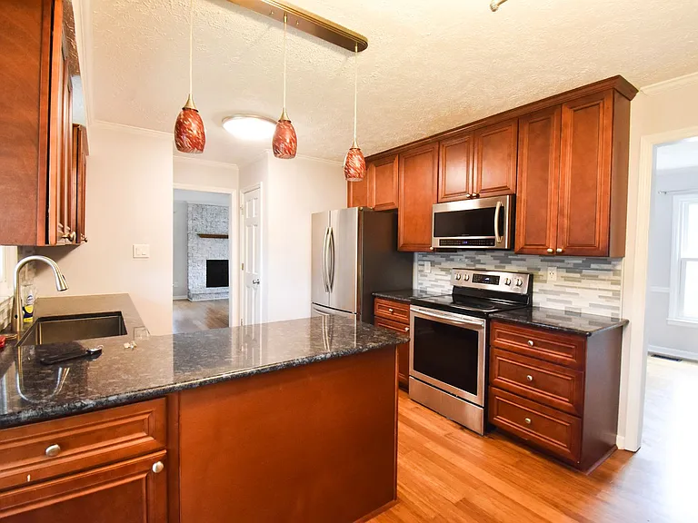 5804 Norman Pl — Photo 8