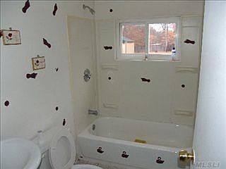 2nd image of 97 Carlton Dr E