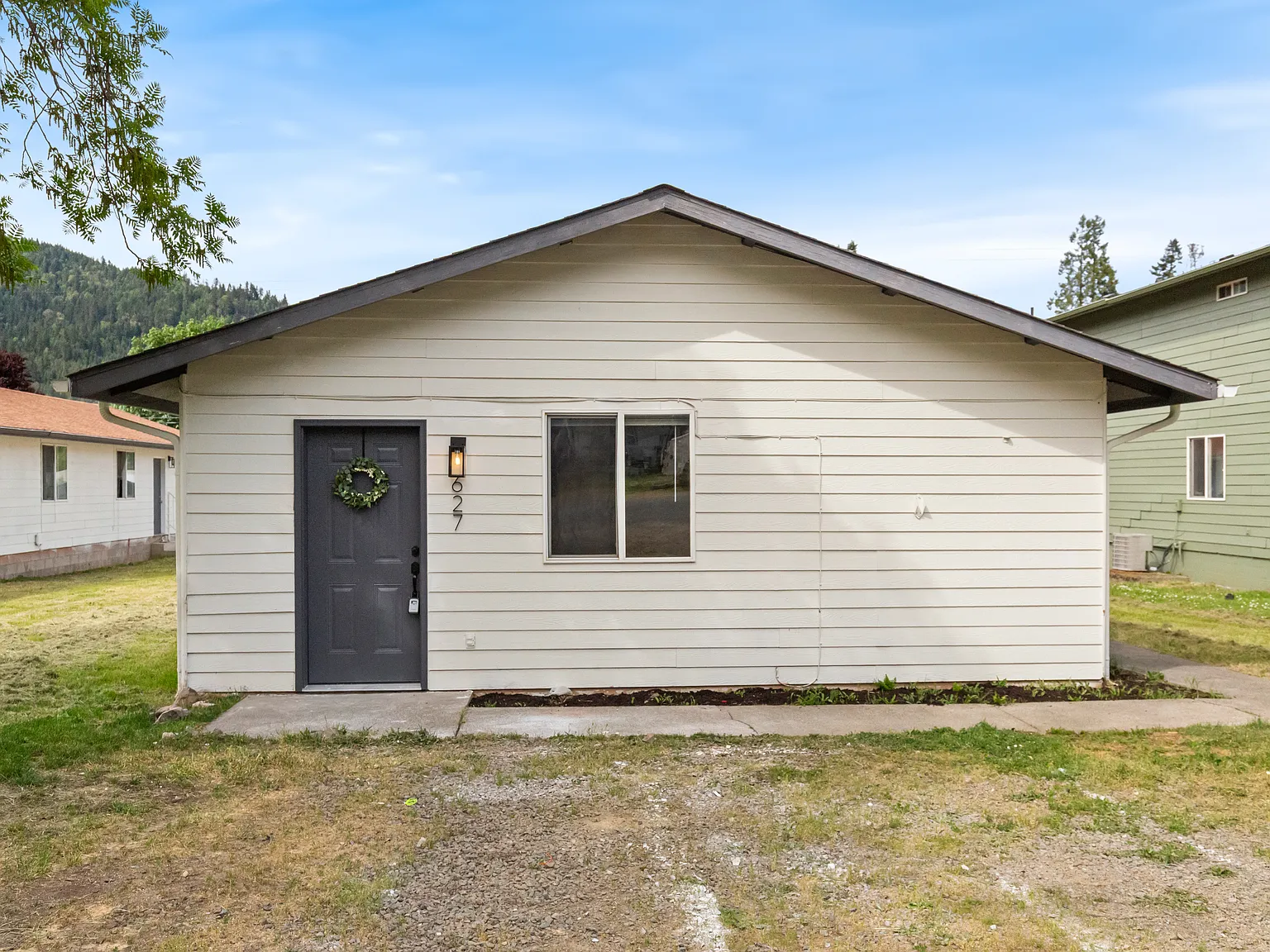 3 bed, $1,350 — Photo 1