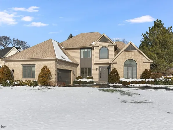 196 Chisholm Ct, Aurora, OH 44202