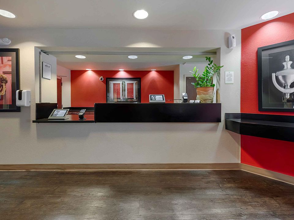 Lobby and Guest Check-in