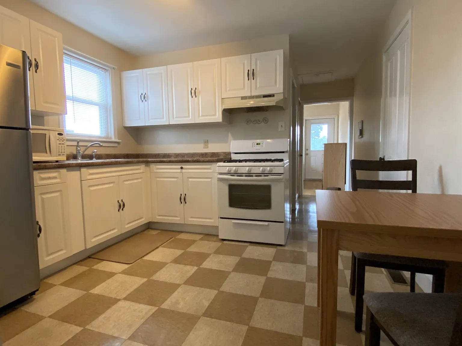522 West Third Street, 2W - 1 — Photo 3