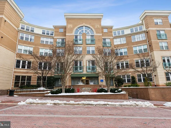 12001 Market St APT 332, Reston, VA 20190