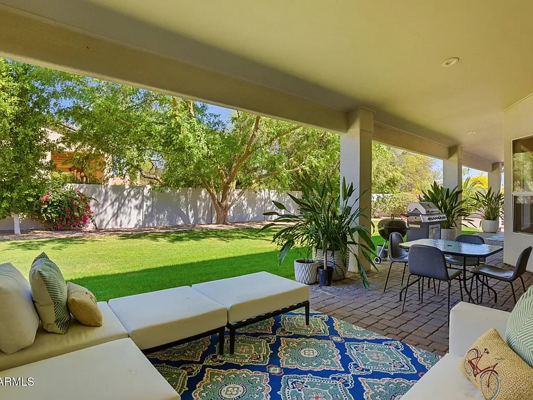 9458 E Desert Cove Ave — Photo 3