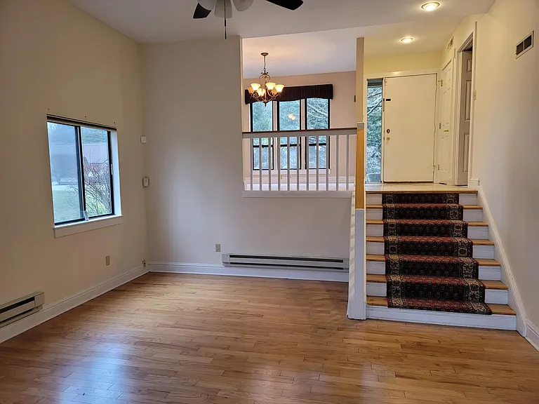 555 Heritage Hls — Photo 13