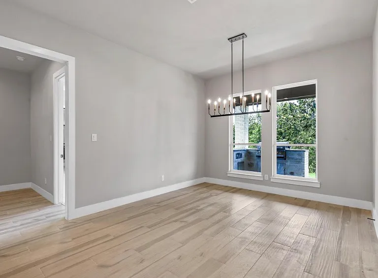 1064 Glenoaks Dr — Photo 7