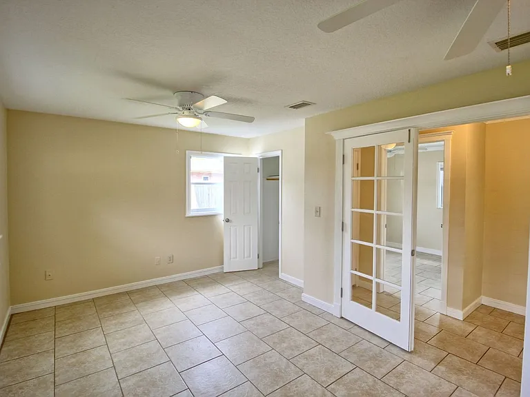 323 Elm Dr — Photo 11