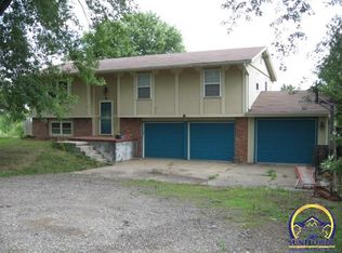 1424 NW 50th St, Topeka, KS 66618