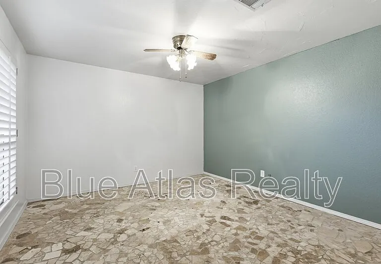 4856 Starcrest Ct — Photo 11