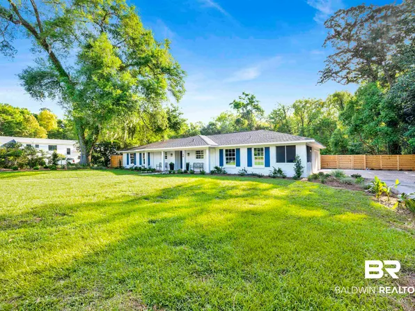 1104 Captain O'Neal Dr, Daphne, AL 36526