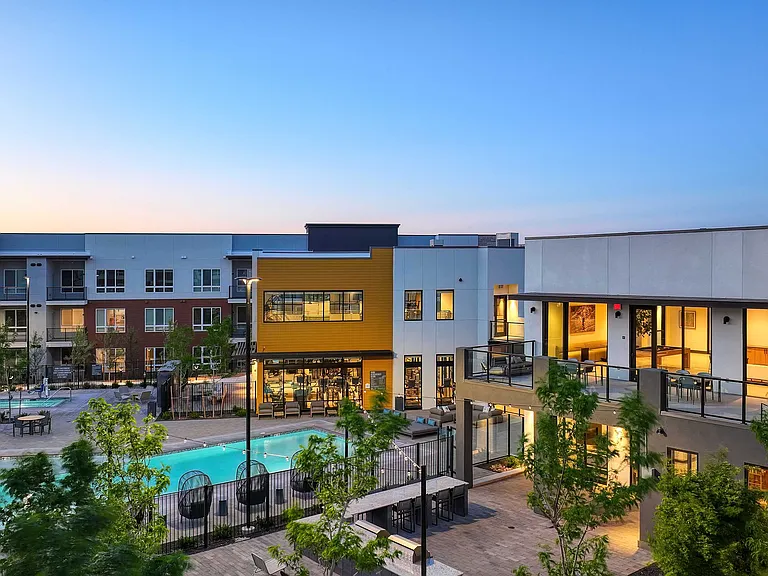 Halcyon Apartments — Photo 12