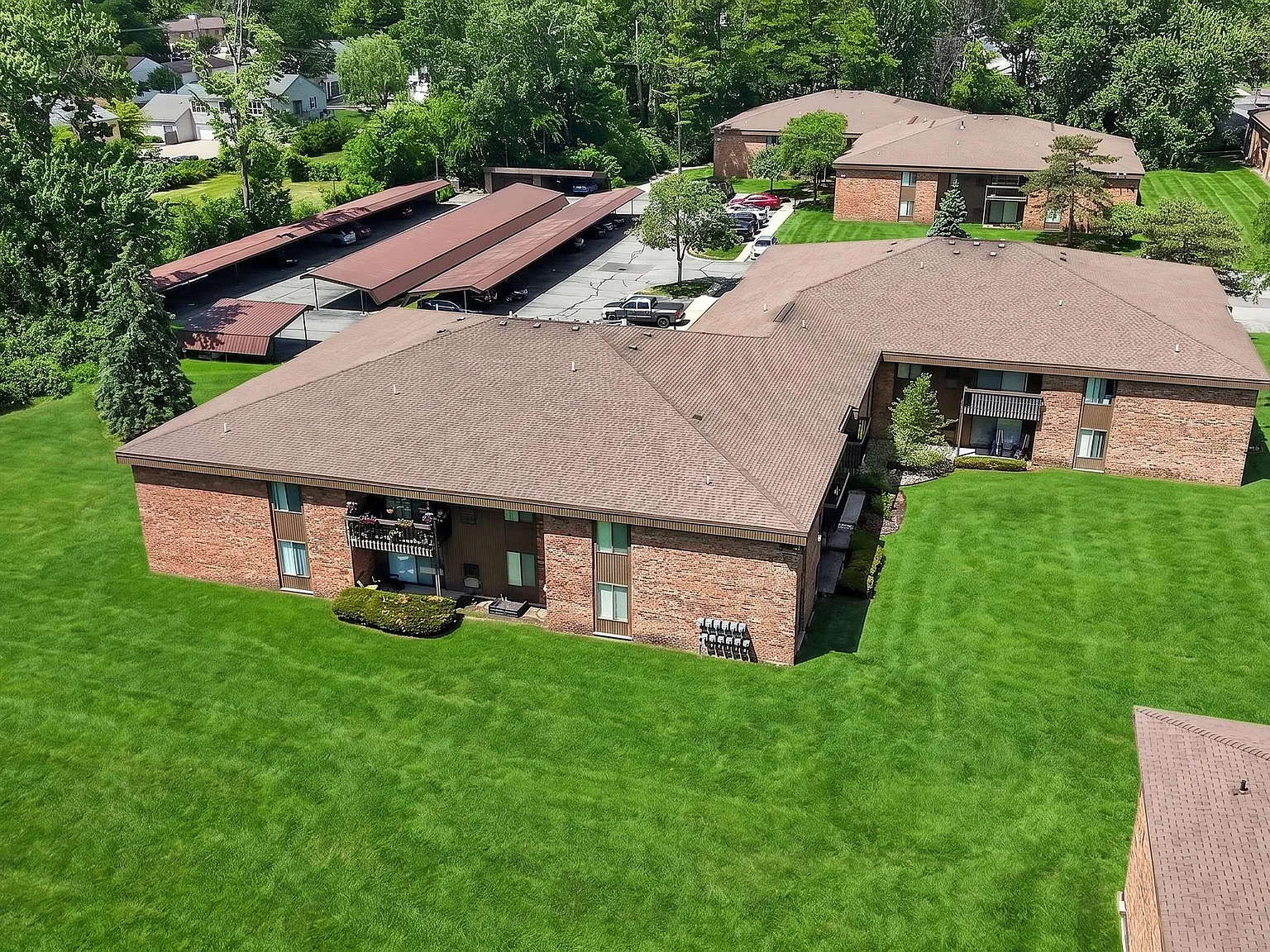 Eastwood Village Apartments — Photo 1