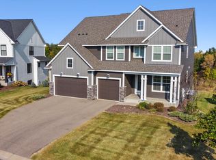 9542 8th St N, Lake Elmo, MN 55042