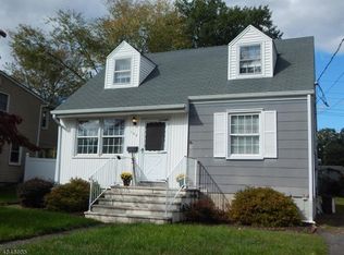 109 Riverview Rd, Pompton Lakes, NJ 07442