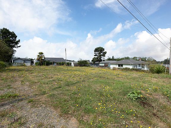 2nd image of 1219 SE Oar Ave