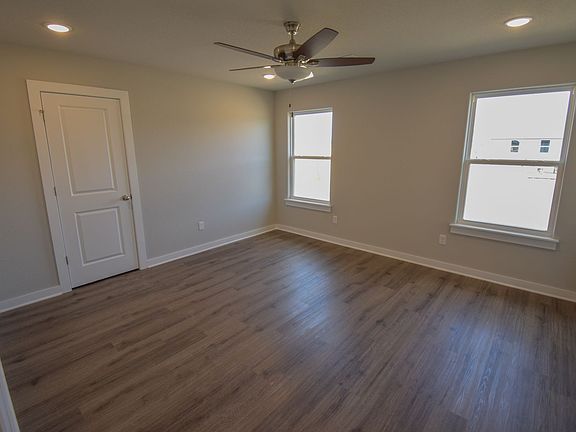 5th image of 306 N Wyandotte St