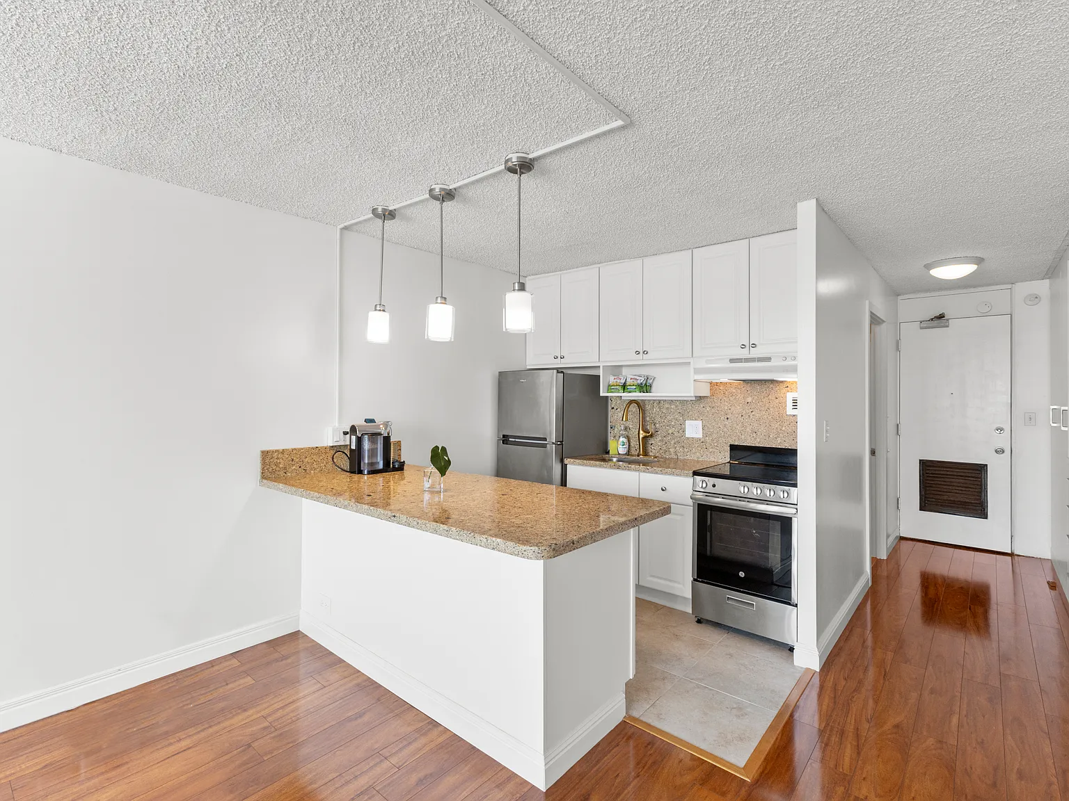 Studio, 448 sqft, $2,000 — Photo 4