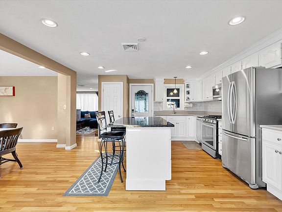 4th image of 1115 Shootflying Hill Road