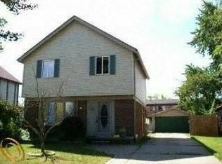 19618 Parkside St, Saint Clair Shores, MI