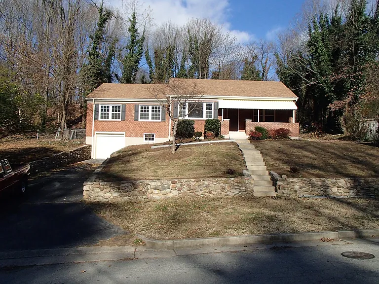 3035 Corbieshaw Rd SW — Photo 1